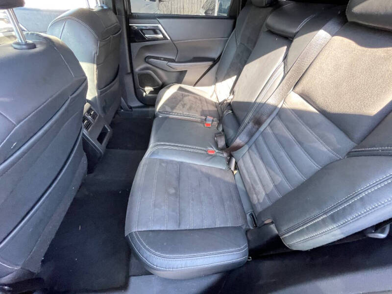 2022 Mitsubishi Outlander SE