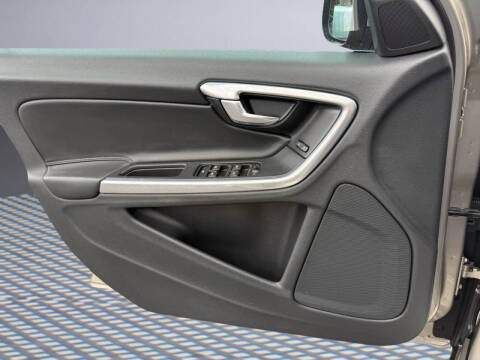 2015 Volvo S60 T5 Drive-E Platinum