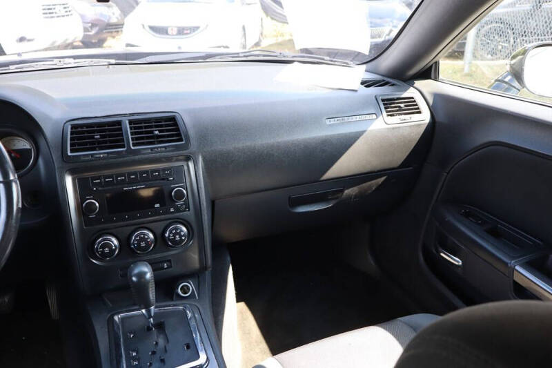 2014 Dodge Challenger SXT