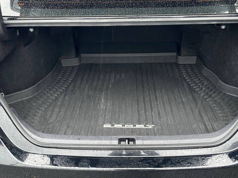 2024 Toyota Camry Hybrid SE