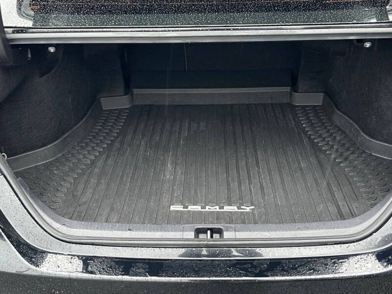 2024 Toyota Camry Hybrid SE