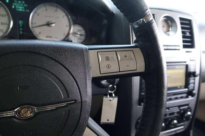 2006 Chrysler 300 SRT-8