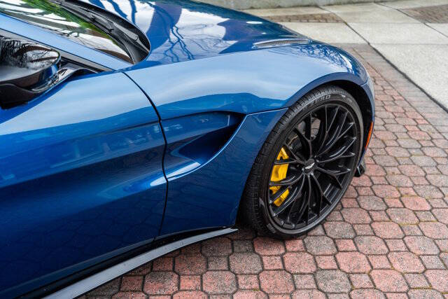 2022 Aston Martin Vantage