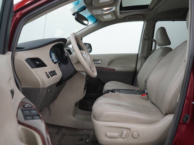 2014 Toyota Sienna XLE 7-Passenger