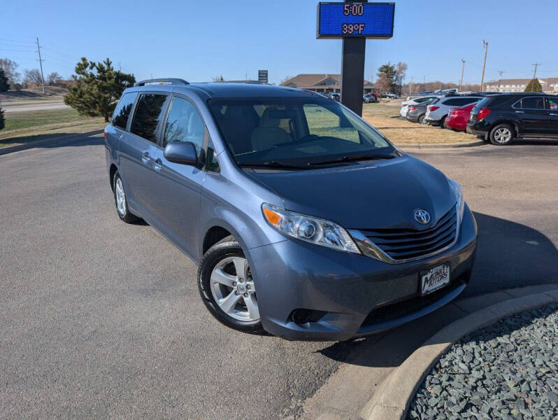 2017 Toyota Sienna LE 8-Passenger