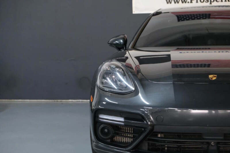 2018 Porsche Panamera Turbo Sport Turismo