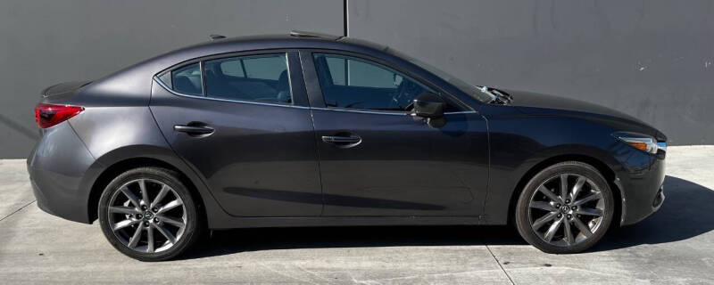 2018 Mazda MAZDA3 Grand Touring