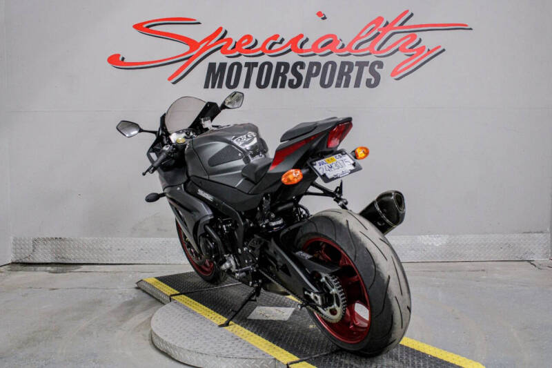 2017 Suzuki GSX-R1000