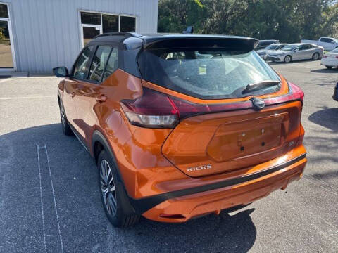 2023 Nissan Kicks SR