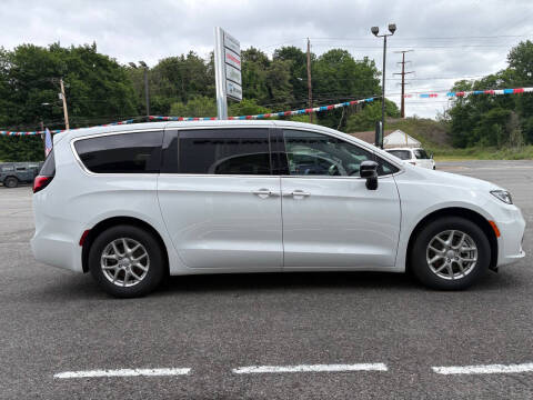 2026 Chrysler Pacifica Select