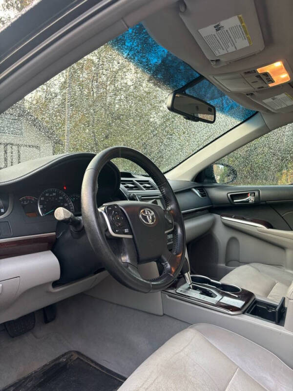 2013 Toyota Camry XLE photo 10