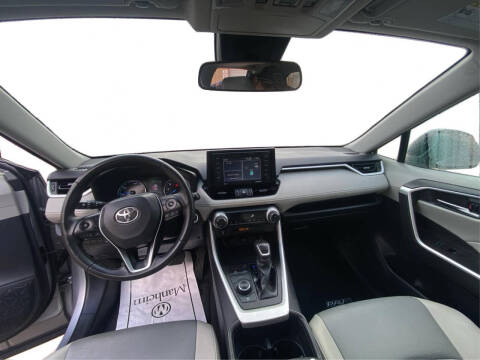 2022 Toyota RAV4 Hybrid XLE Premium