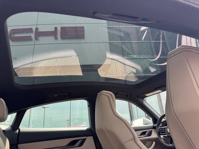 2025 Porsche Taycan 4