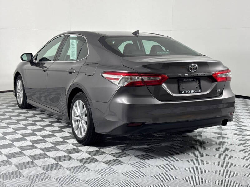 2019 Toyota Camry LE photo 7