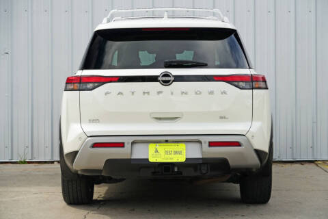 2023 Nissan Pathfinder SL