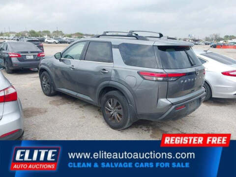 2022 Nissan Pathfinder SV