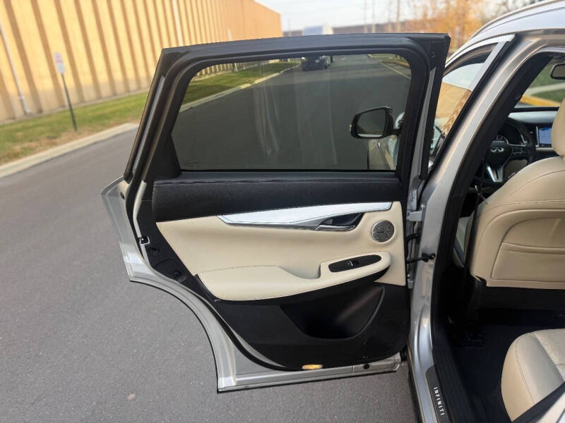 2019 Infiniti QX50 Essential