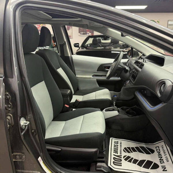 2013 Toyota Prius c Three