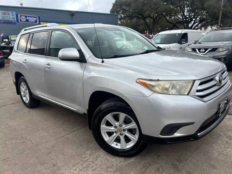 2012 Toyota Highlander for sale at Universal Auto Center in Houston TX