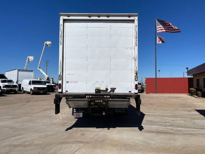2013 Freightliner M2 106