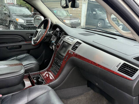 2010 Cadillac Escalade Luxury