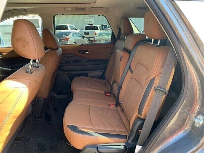 2025 Nissan Pathfinder Platinum