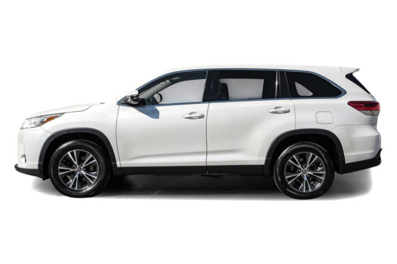 2019 Toyota Highlander LE