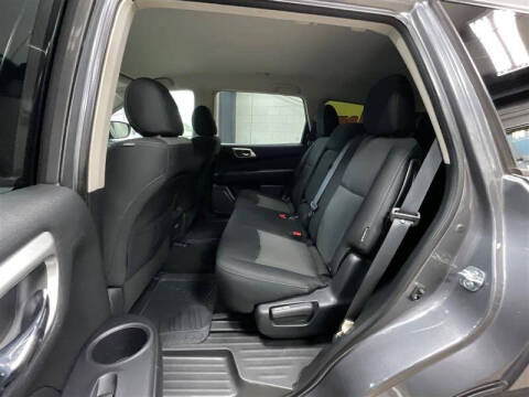 2020 Nissan Pathfinder SV
