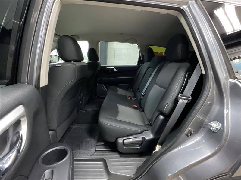 2020 Nissan Pathfinder SV