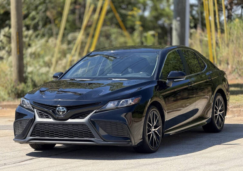 2023 Toyota Camry SE's photo