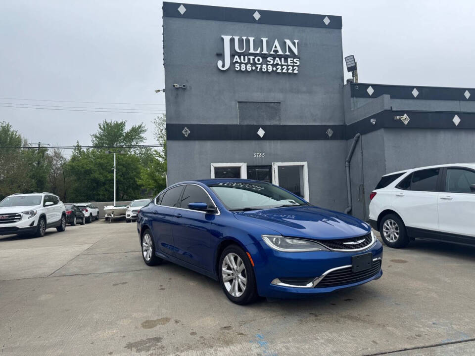 2015 Chrysler 200 Limited's photo