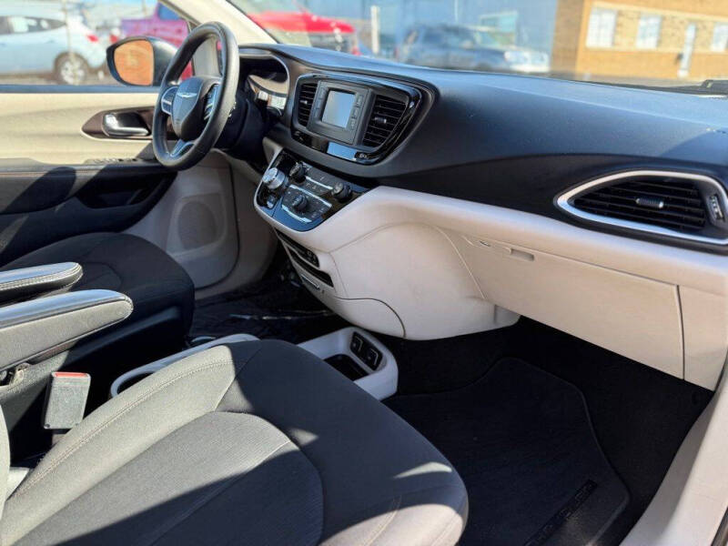 2017 Chrysler Pacifica Touring