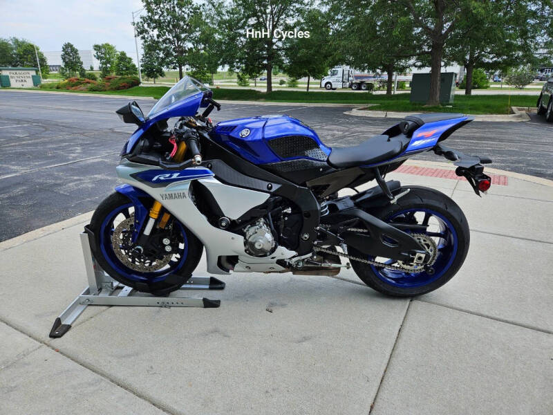 2015 Yamaha YZF-R1