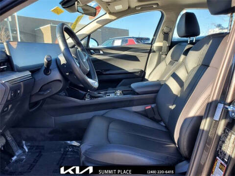 2025 Kia K5 EX