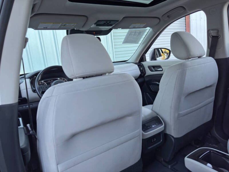 2022 Nissan Pathfinder SV