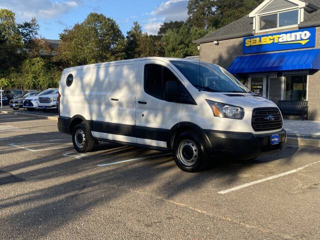 2015 Ford Transit Base's photo