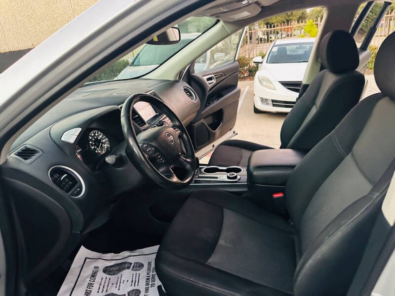 2018 Nissan Pathfinder S