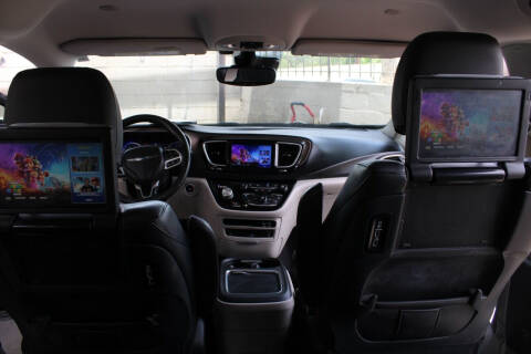 2017 Chrysler Pacifica Touring-L Plus