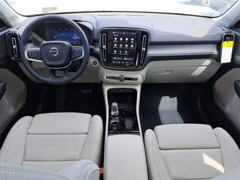 2026 Volvo XC40 B5 Plus