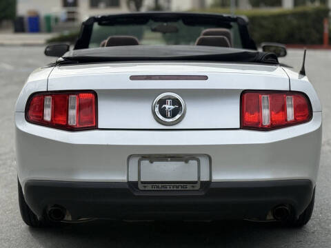 2012 Ford Mustang V6