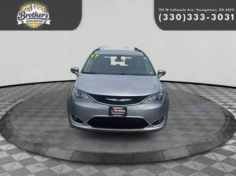 2017 Chrysler Pacifica Touring-L