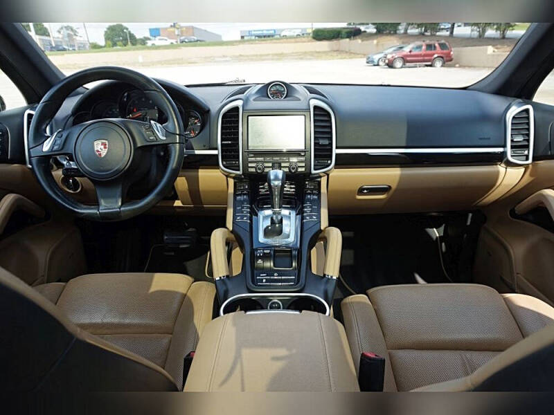 2014 Porsche Cayenne Platinum