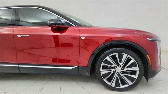 2025 Cadillac LYRIQ Luxury 3