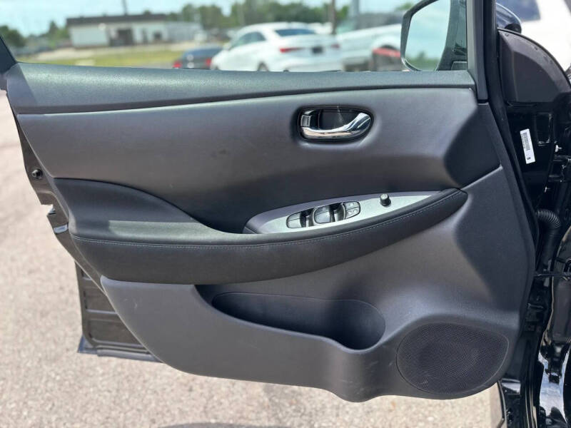 2023 Nissan LEAF S