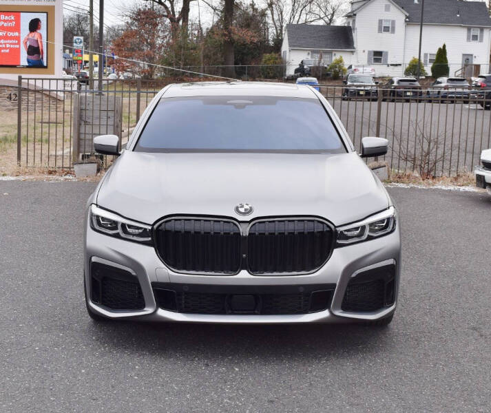 2022 BMW 7 Series M760i xDrive