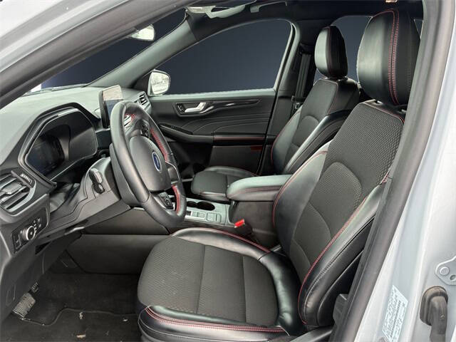 2025 Ford Escape ST-Line Select