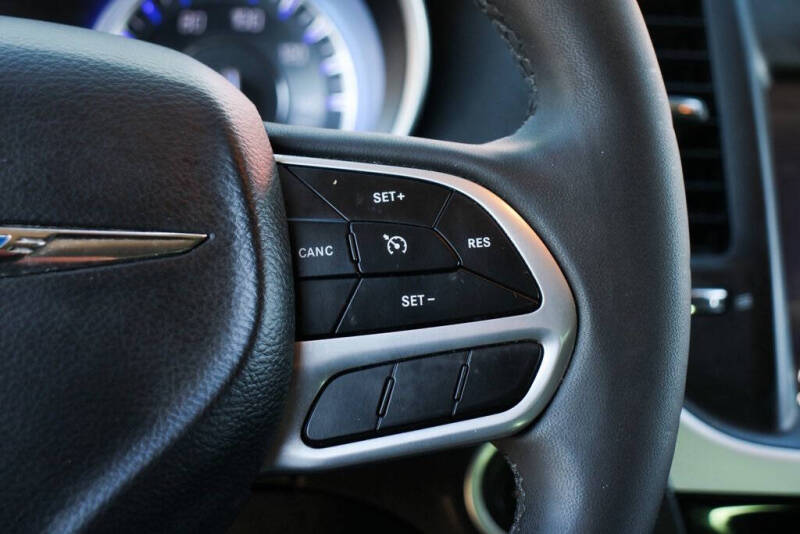 2023 Chrysler 300 Touring