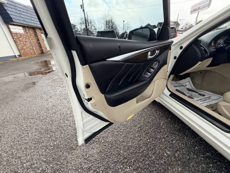 2018 Infiniti Q50 3.0T Luxe