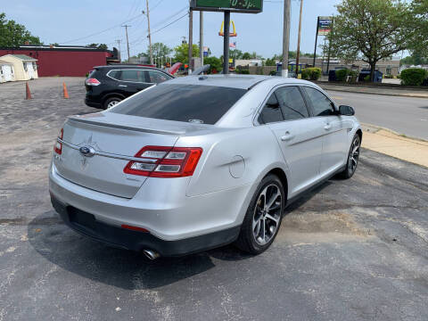 2015 Ford Taurus SEL