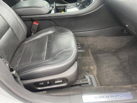 2018 Ford Taurus Limited